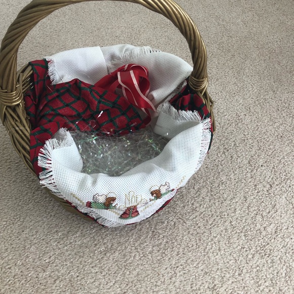 Wicker Basket - Small - Picture 4 of 4